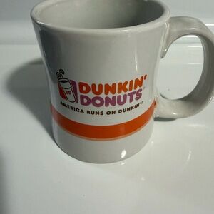 2008 Dunkin Doughnuts Mug “America Runs on Dunkin”